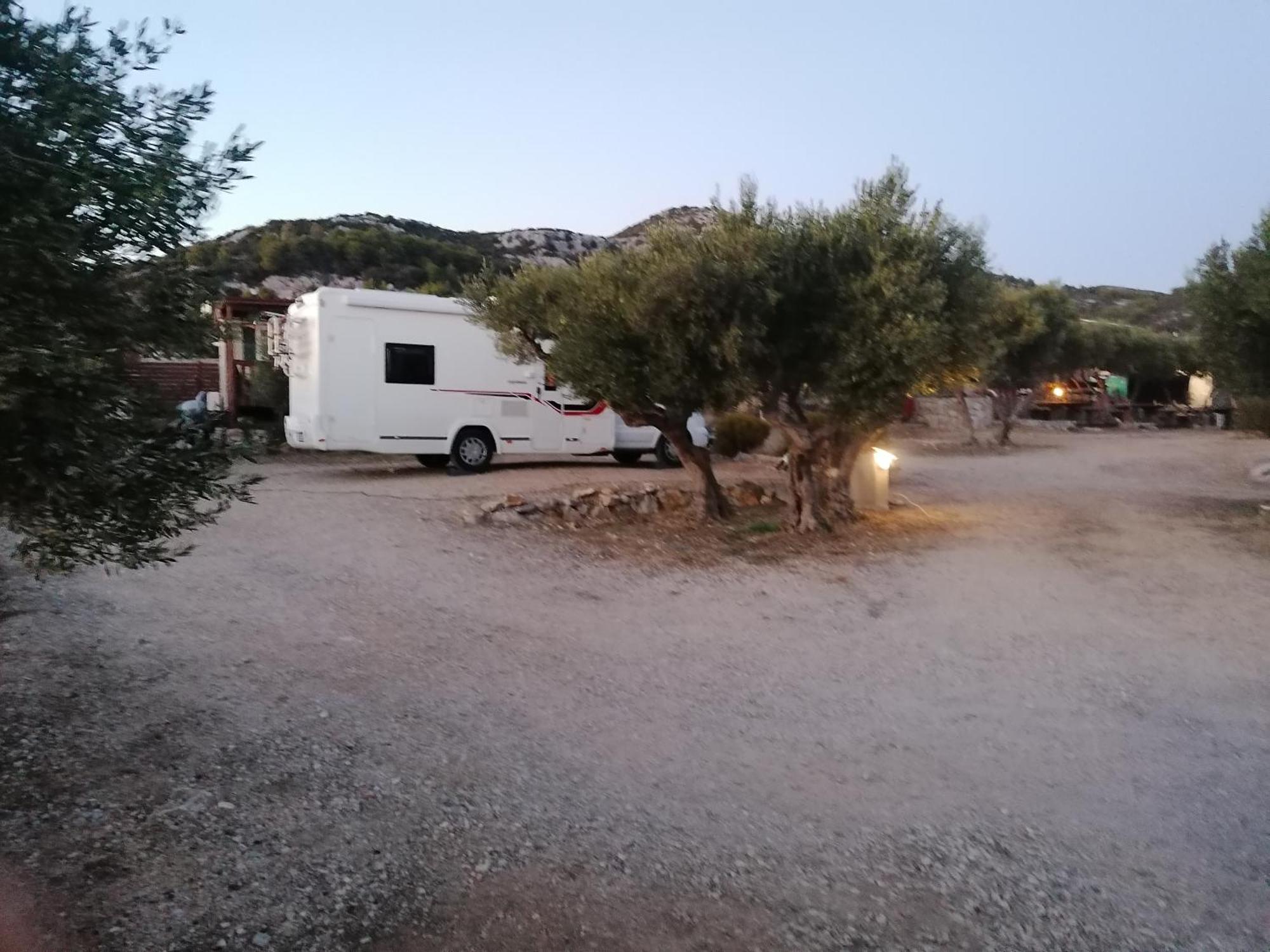 Camp Kopito Hotel Đảo Hvar Ngoại thất bức ảnh