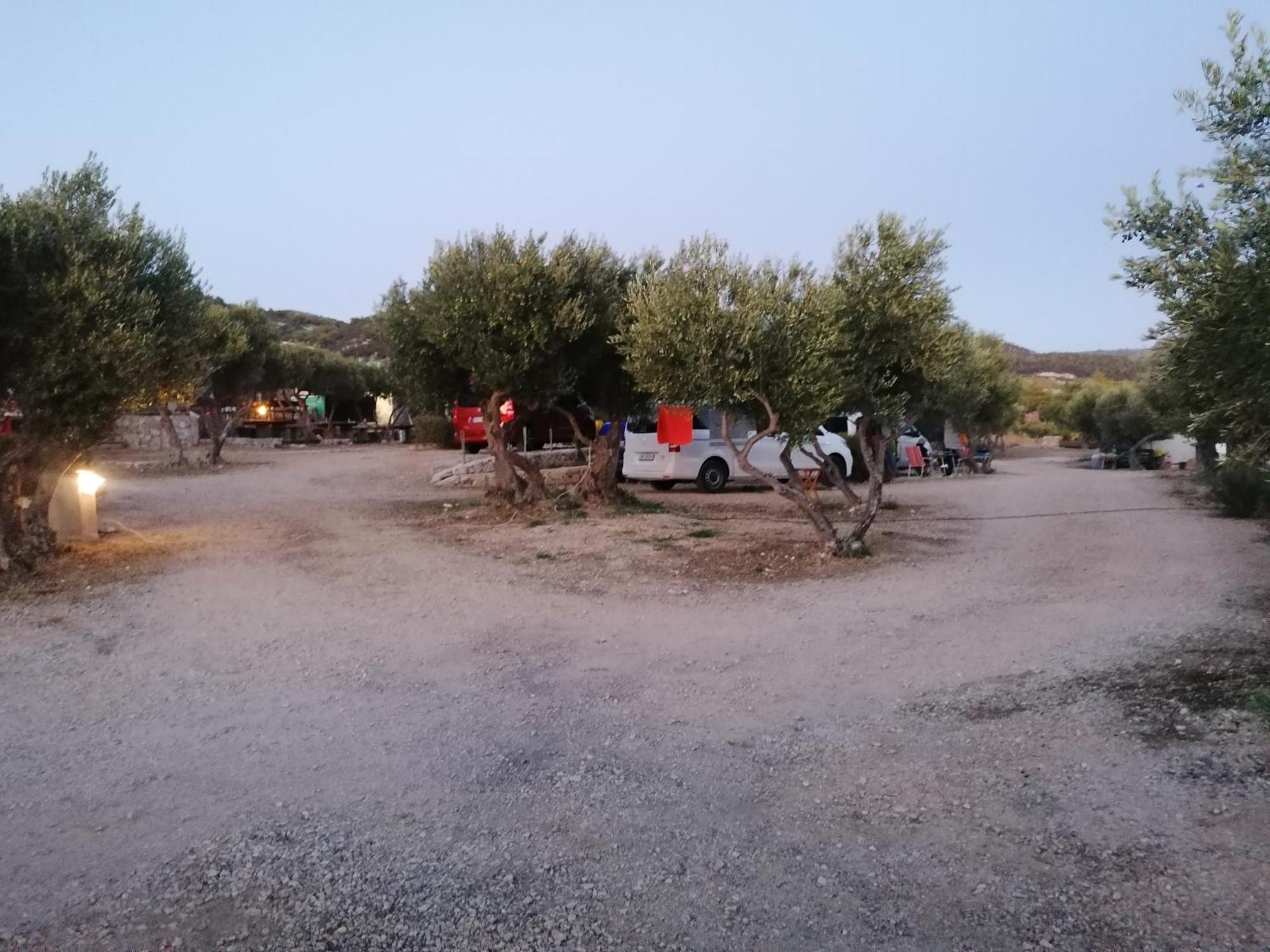Camp Kopito Hotel Đảo Hvar Ngoại thất bức ảnh